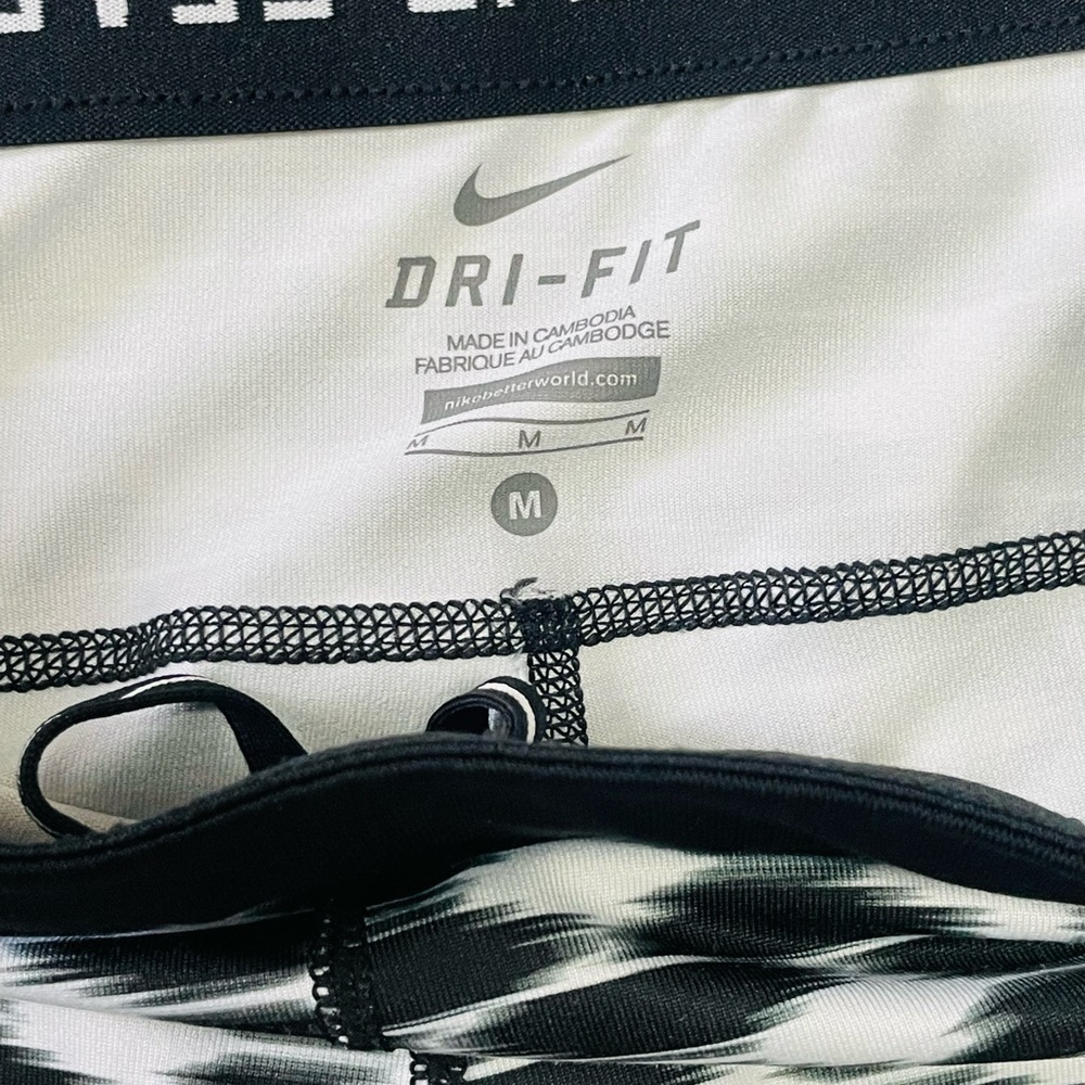 Nike Dri Fit Black and White Patterned Leggings - Picture 4 of 8